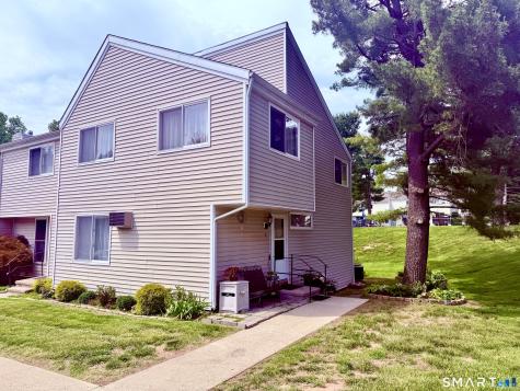 11 Watch Hill Circle Cromwell CT 06416