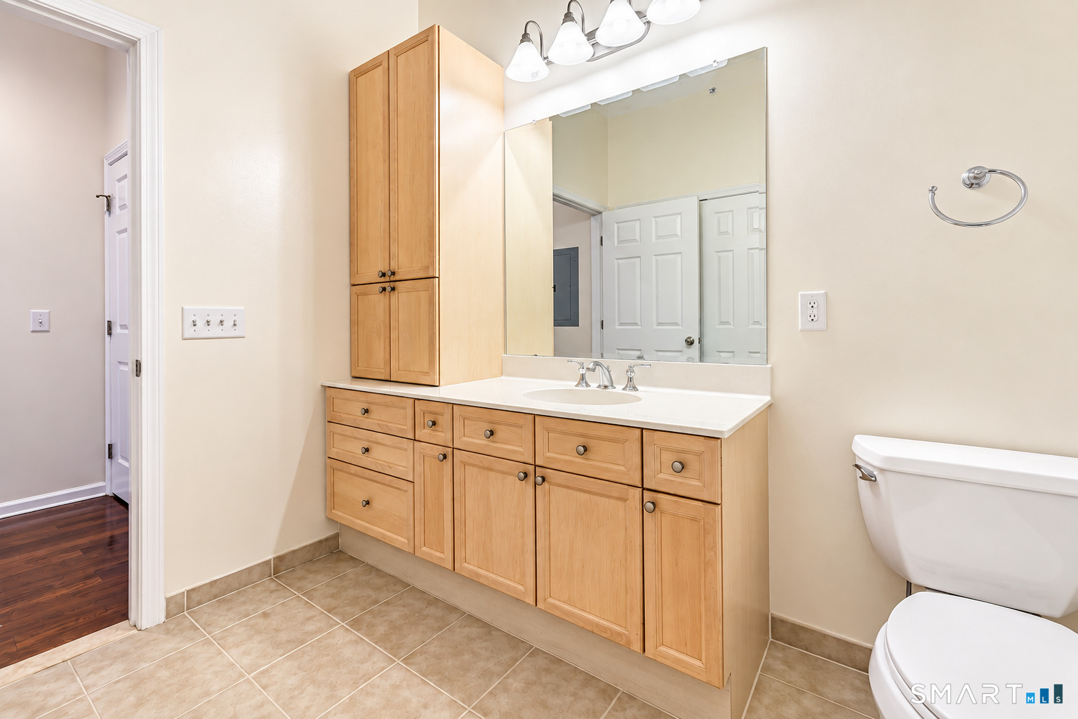 1 King Philip Drive West Hartford CT 06117