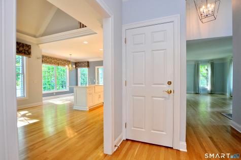 18 Cavendish Place Avon CT 06001