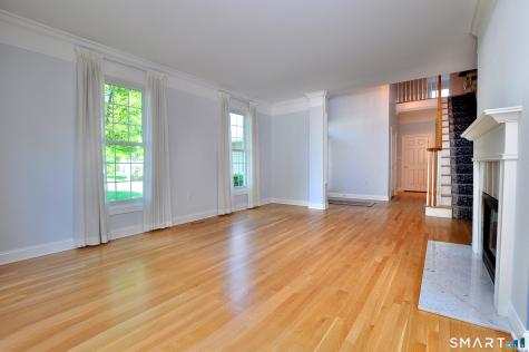 18 Cavendish Place Avon CT 06001