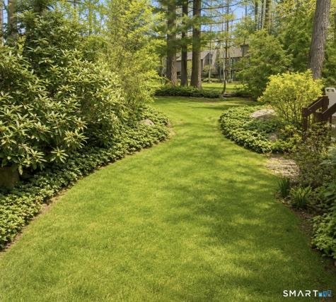 19 Applewood Lane Avon CT 06001