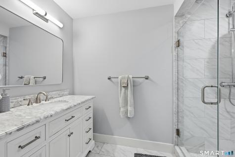 19 Applewood Lane Avon CT 06001