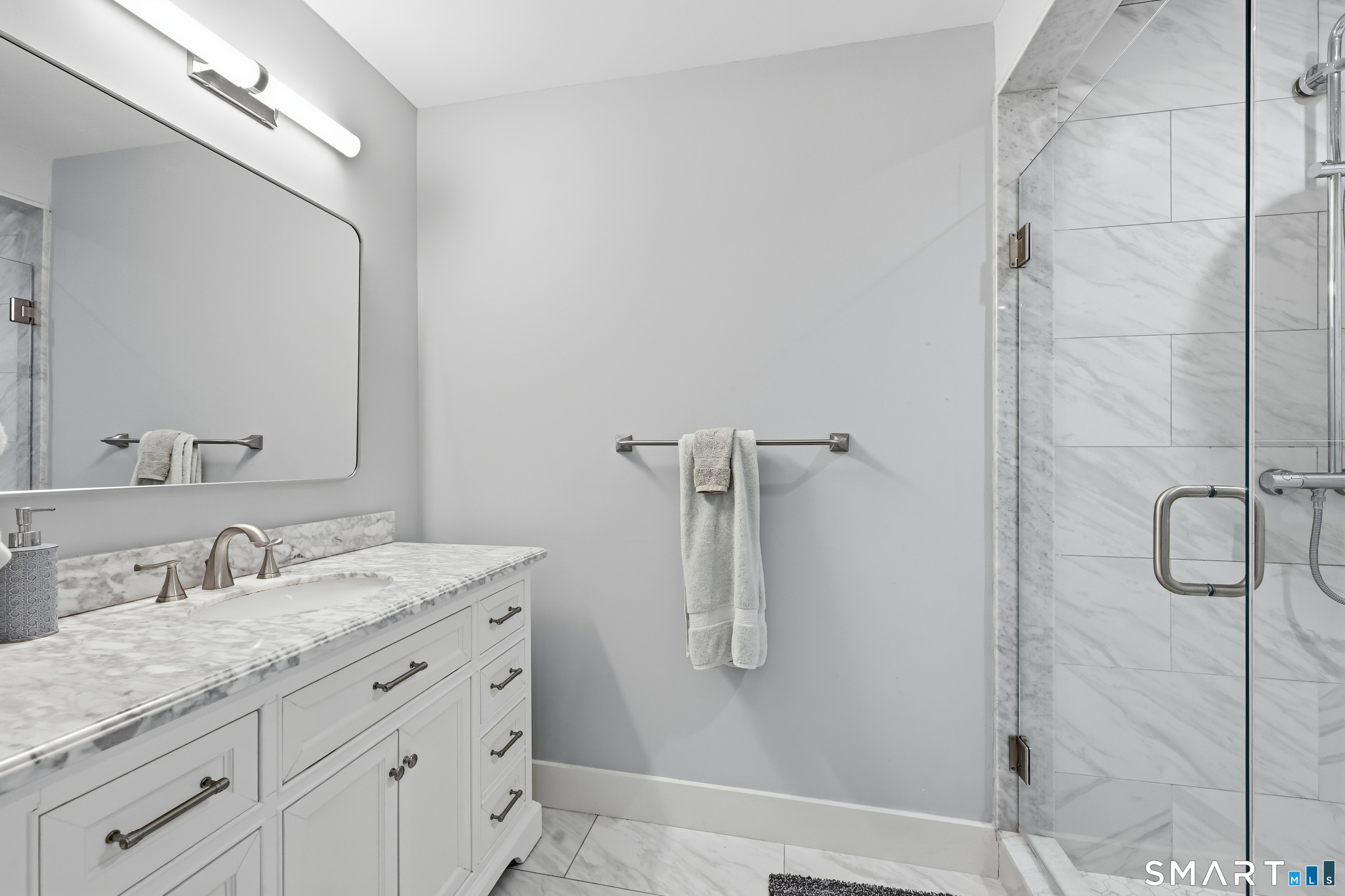 19 Applewood Lane Avon CT 06001