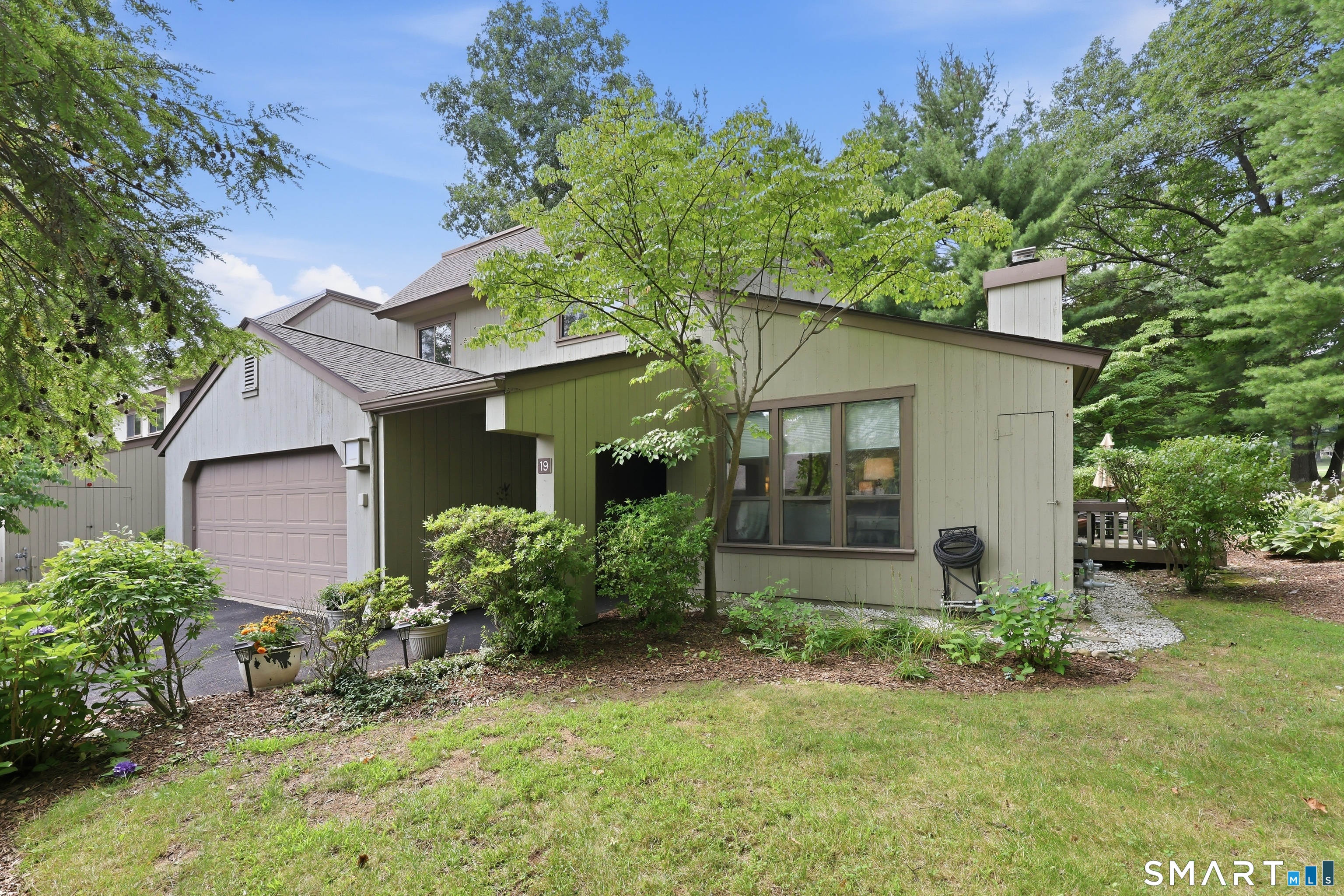 19 Applewood Lane Avon CT 06001