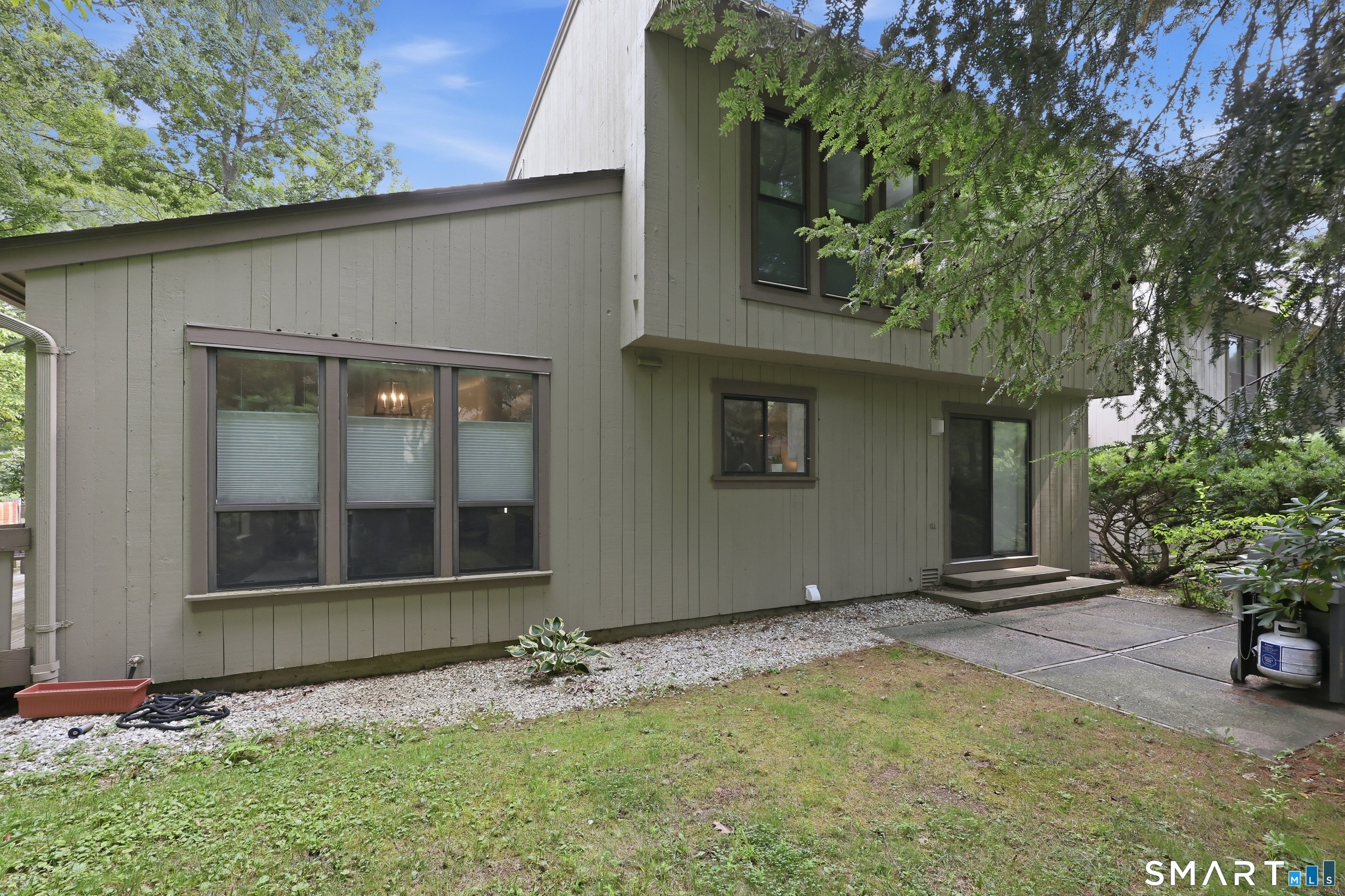 19 Applewood Lane Avon CT 06001