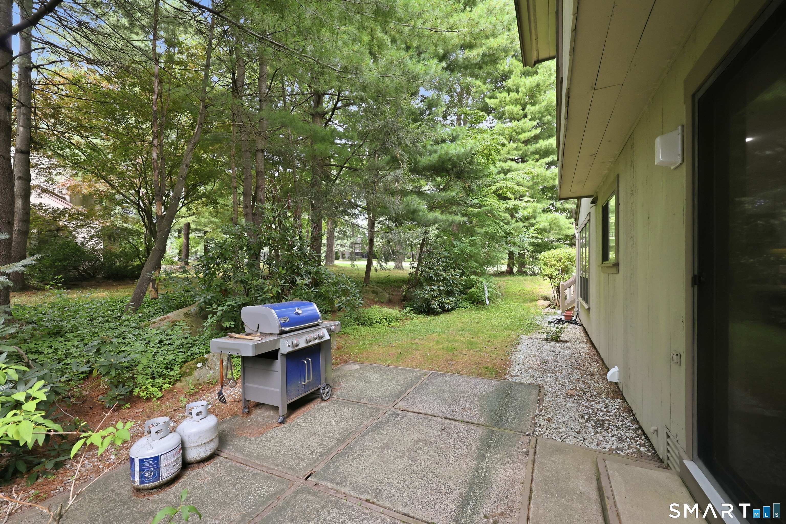 19 Applewood Lane Avon CT 06001