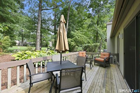 19 Applewood Lane Avon CT 06001