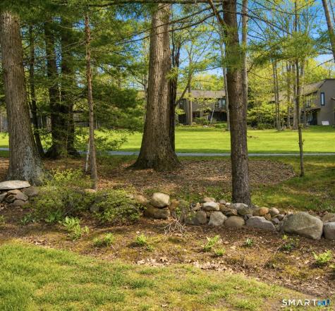 19 Applewood Lane Avon CT 06001