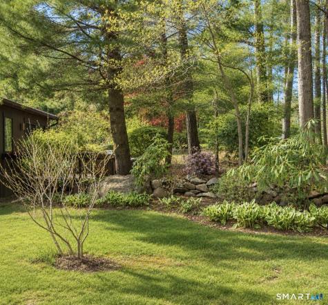19 Applewood Lane Avon CT 06001