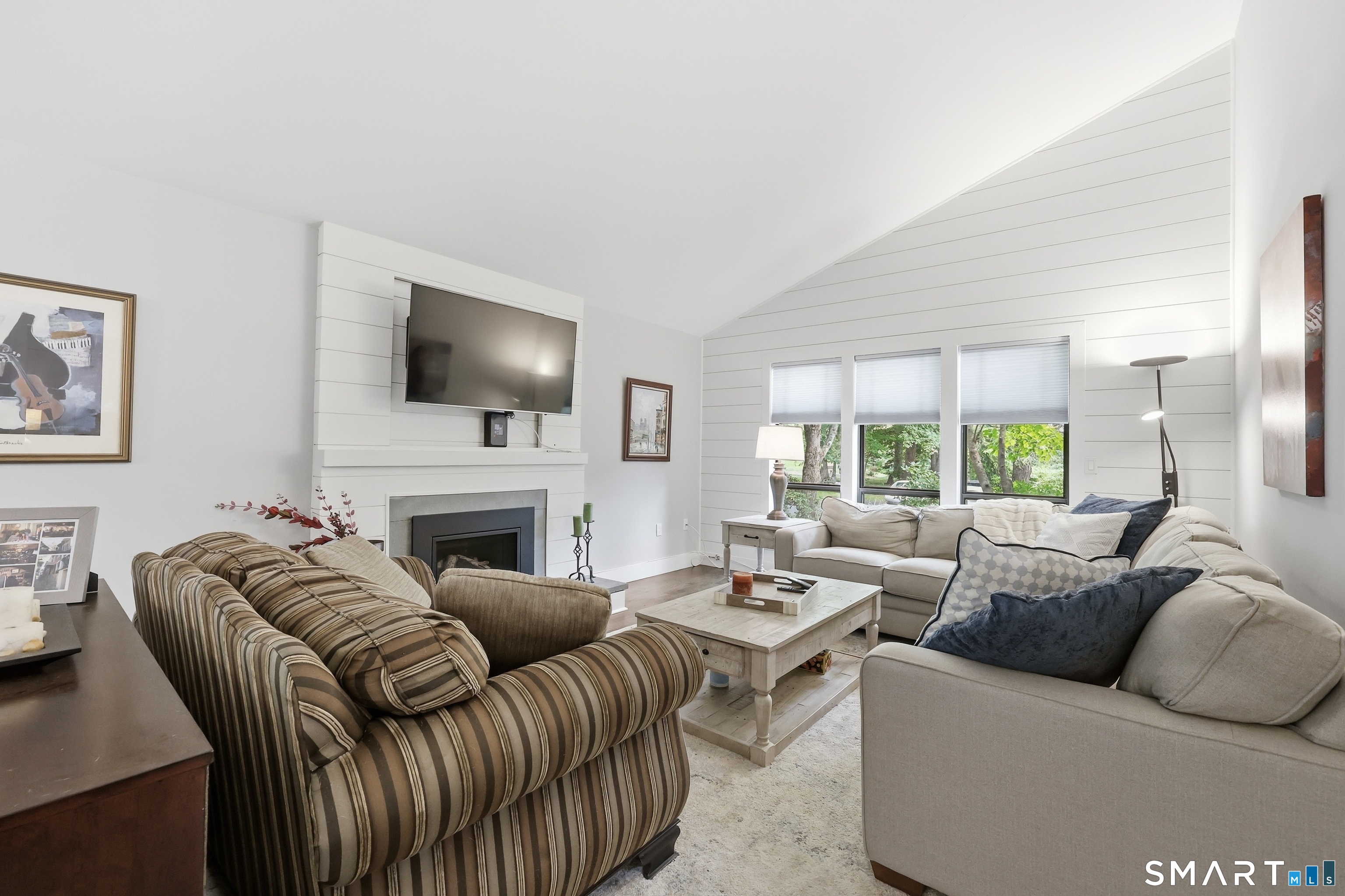 19 Applewood Lane Avon CT 06001