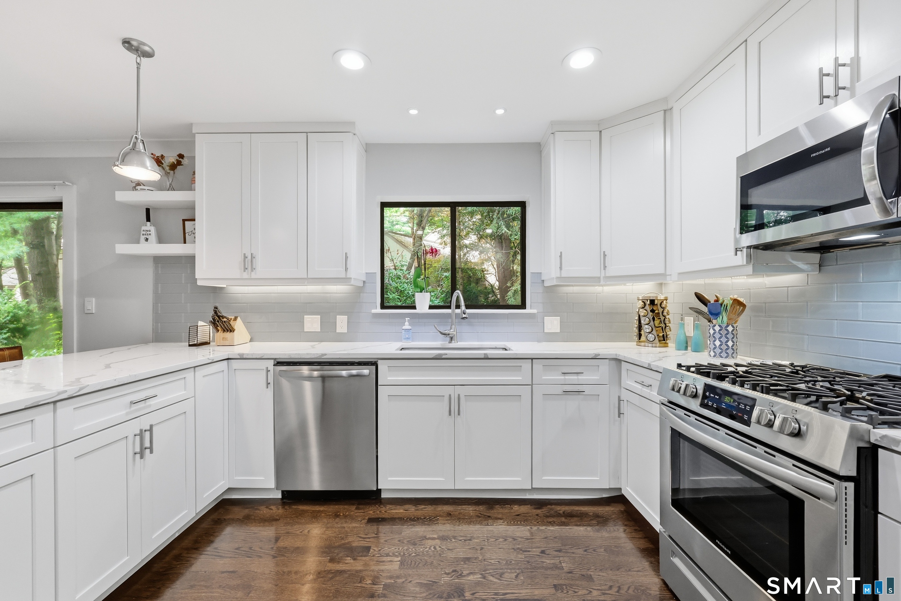 19 Applewood Lane Avon CT 06001