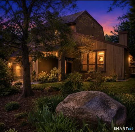 19 Applewood Lane Avon CT 06001