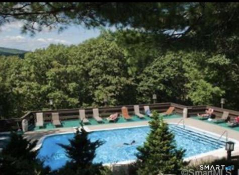 19 Applewood Lane Avon CT 06001