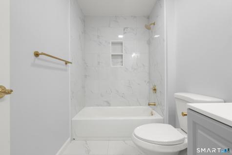 468 Main Street East Lyme CT 06357