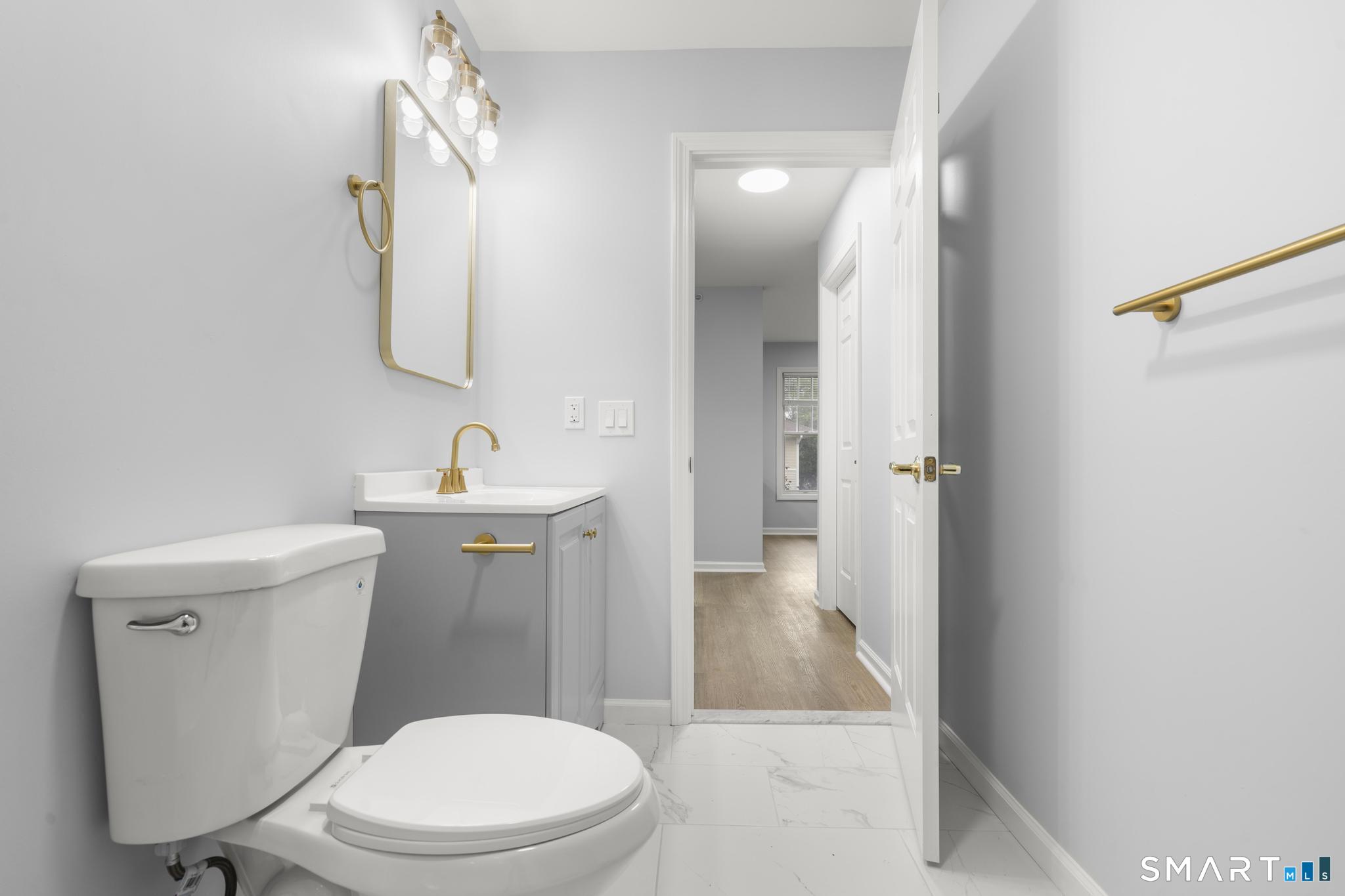 468 Main Street East Lyme CT 06357