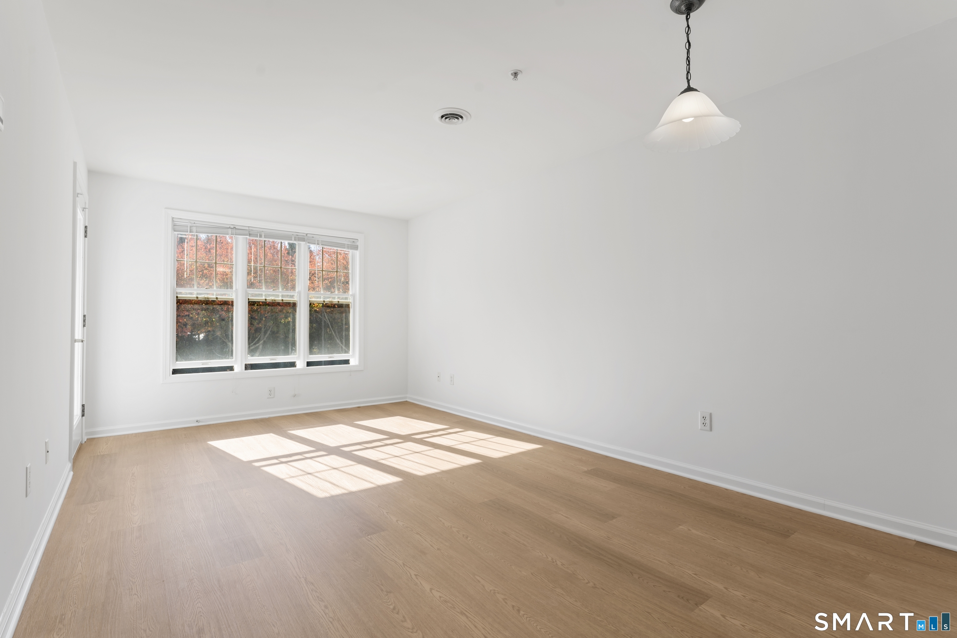 468 Main Street East Lyme CT 06357