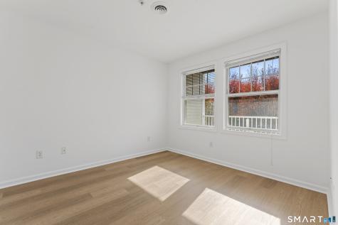 468 Main Street East Lyme CT 06357