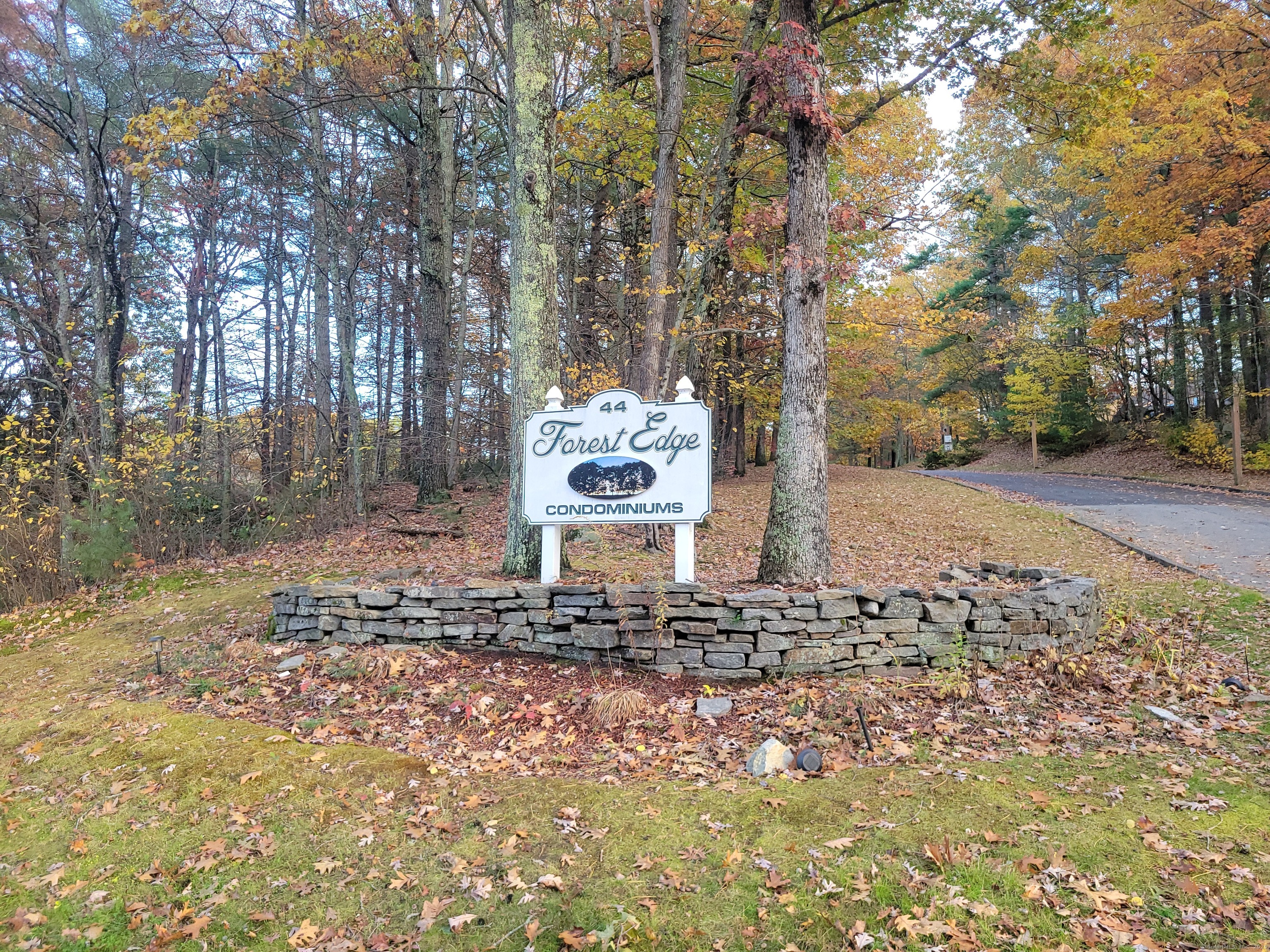 Stafford CT, 44 Tolland Avenue, Unit APT 37