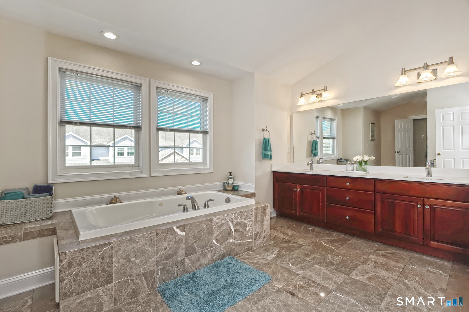 102 Lantern Court Clinton CT 06413