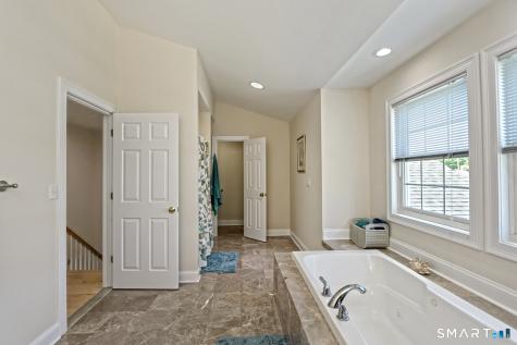 102 Lantern Court Clinton CT 06413