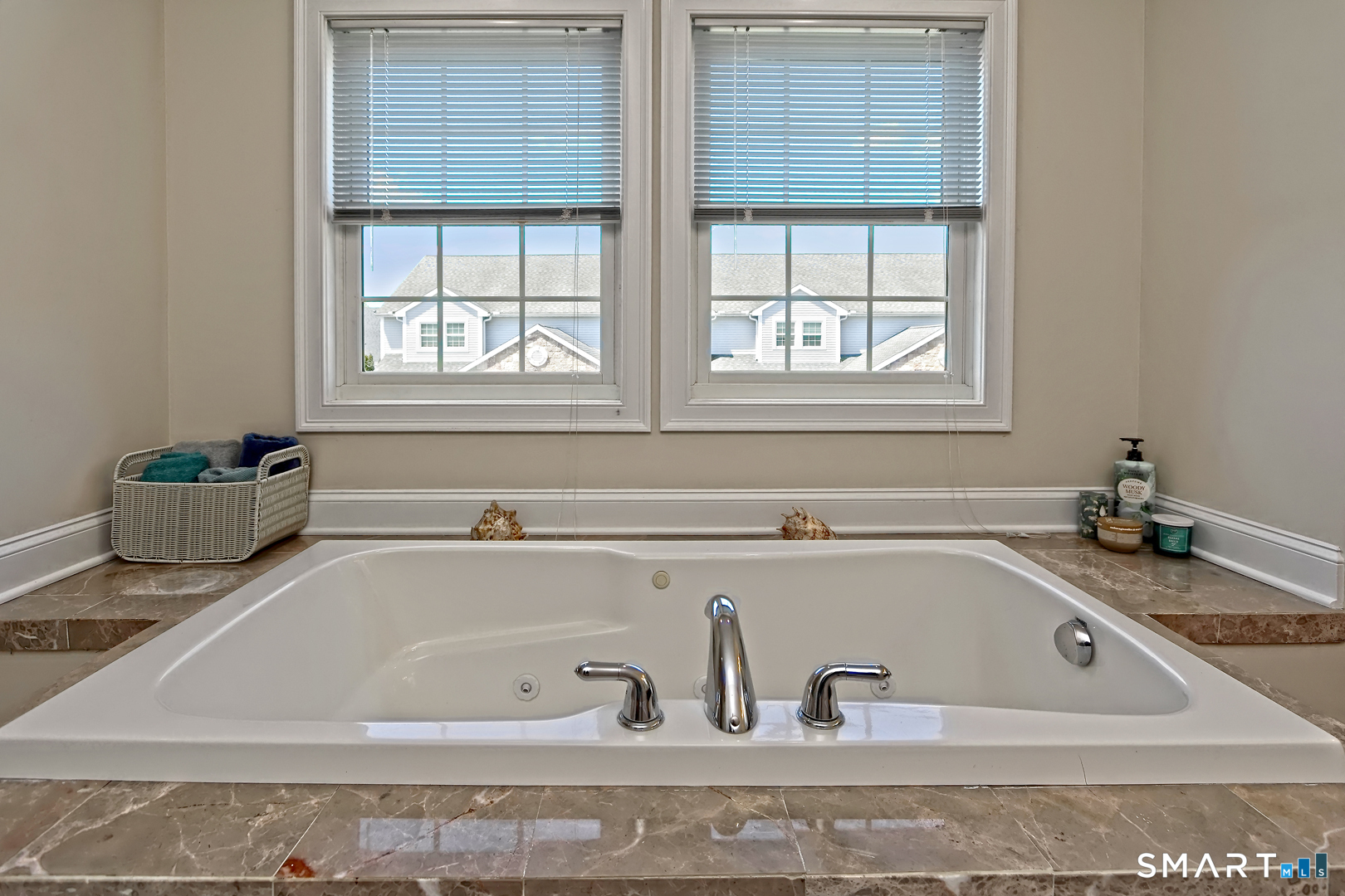 102 Lantern Court Clinton CT 06413