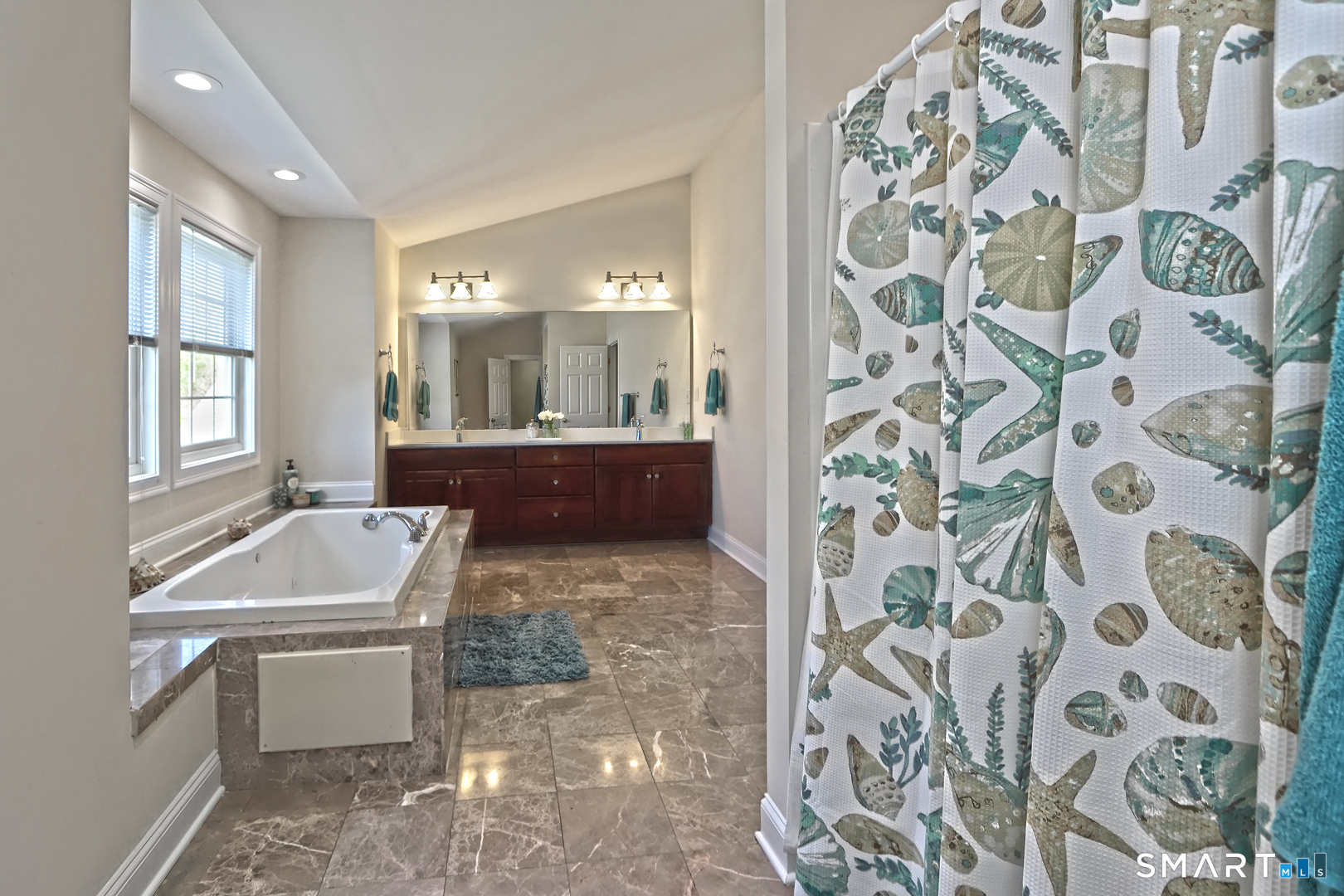 102 Lantern Court Clinton CT 06413
