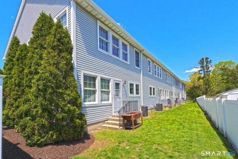 102 Lantern Court Clinton CT 06413