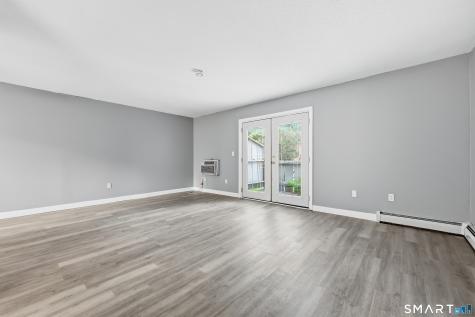 69 Sutton Place Bloomfield CT 06002