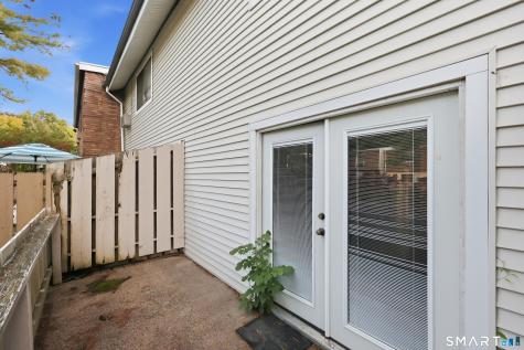 69 Sutton Place Bloomfield CT 06002