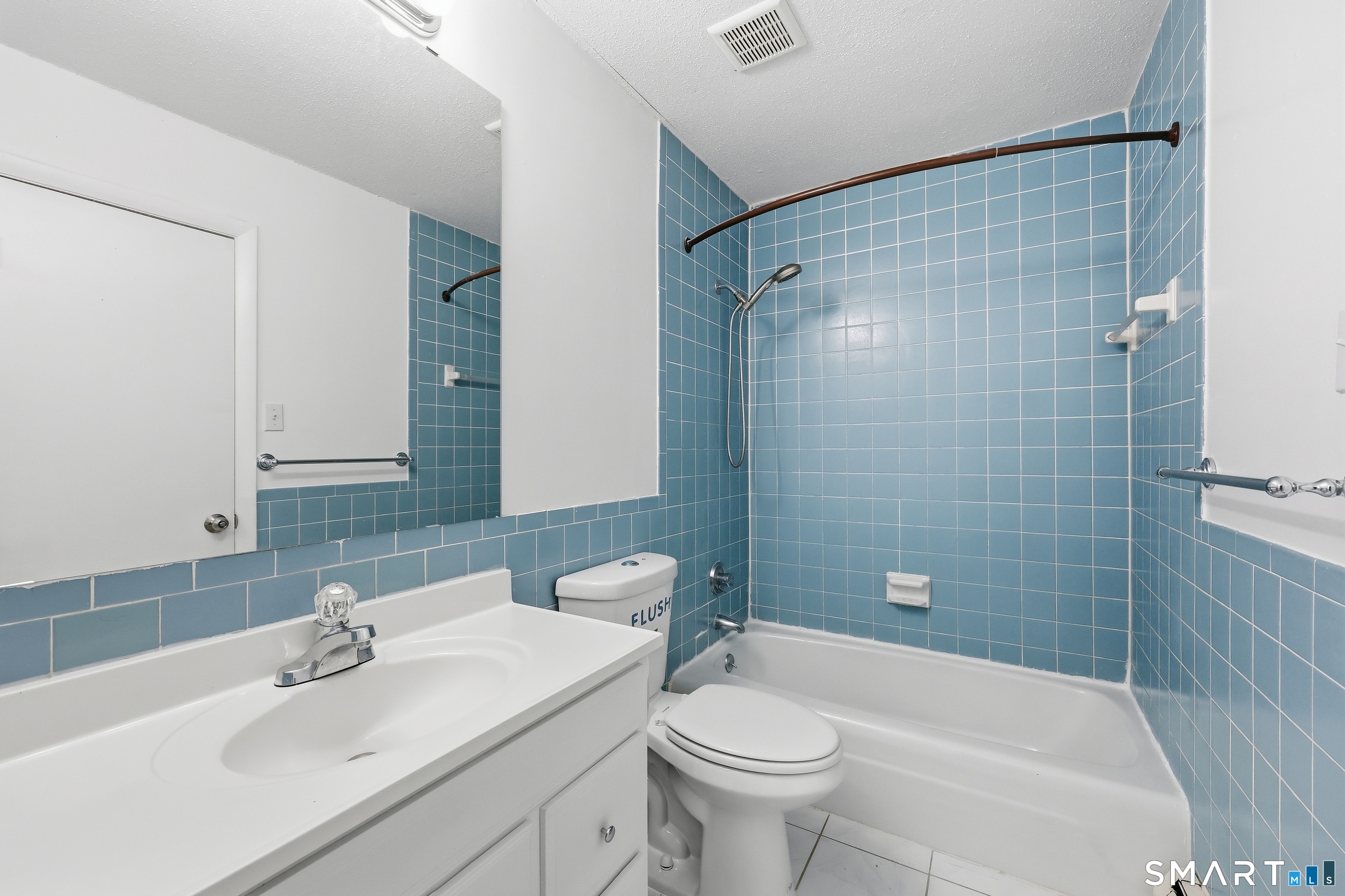 69 Sutton Place Bloomfield CT 06002