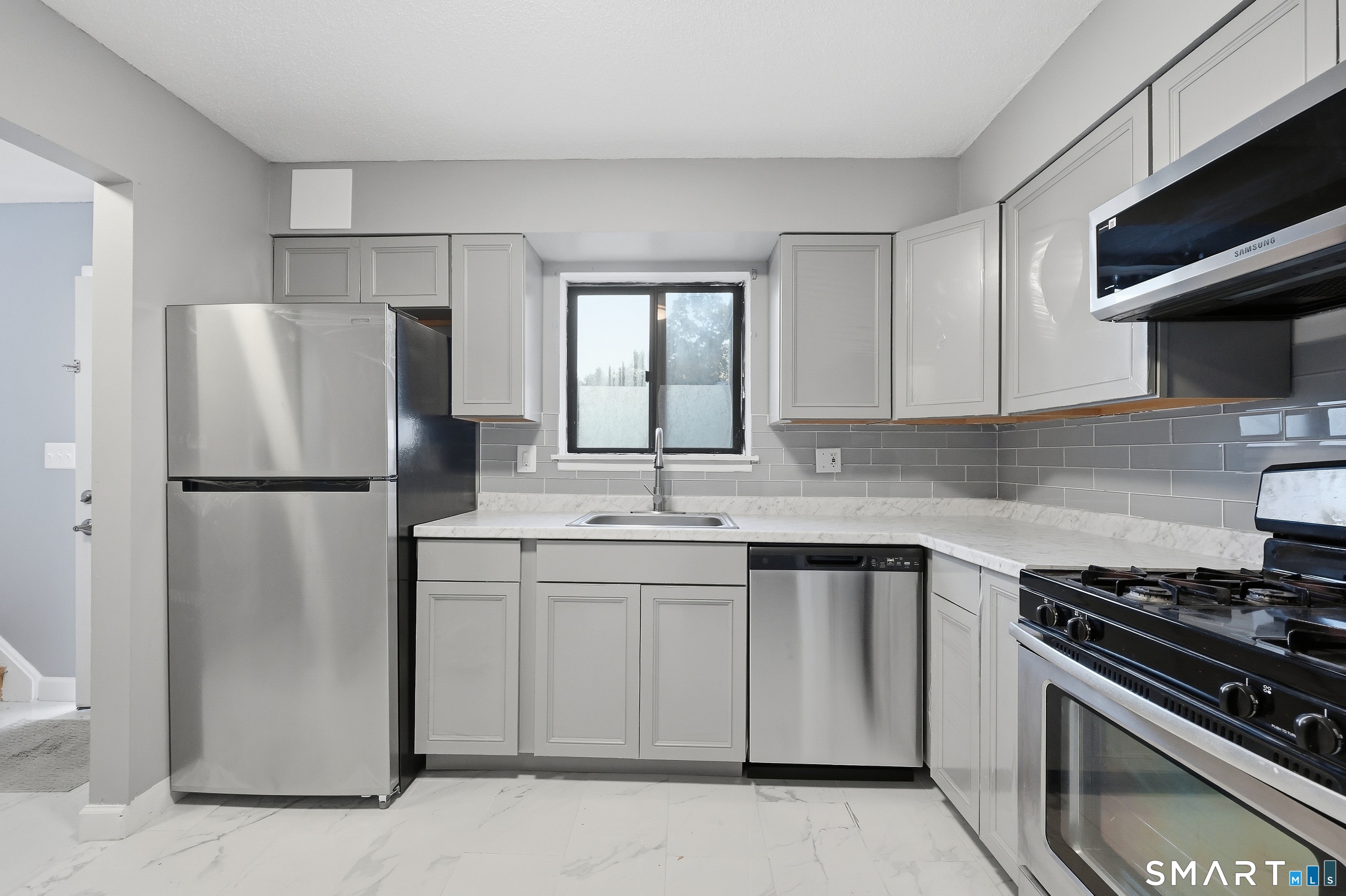 69 Sutton Place Bloomfield CT 06002