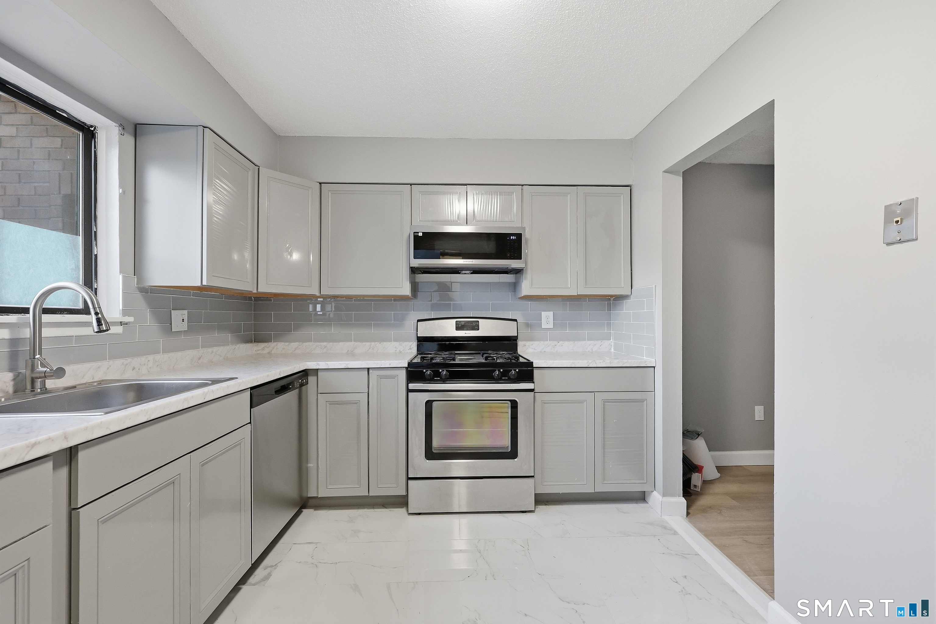 69 Sutton Place Bloomfield CT 06002