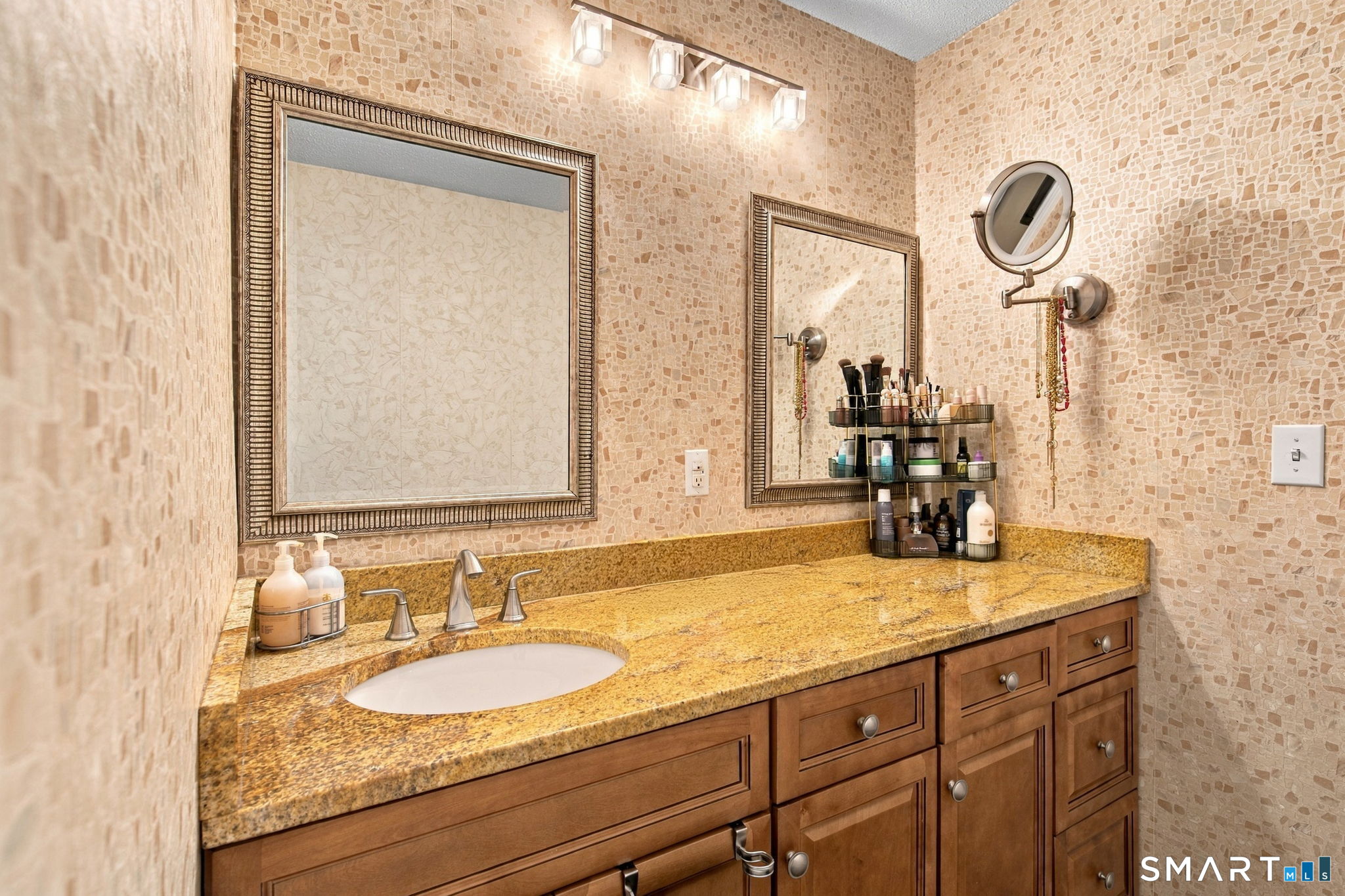 404 Country Club Court Rocky Hill CT 06067