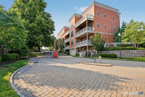 100 Stone Ridge Way Fairfield CT 06824