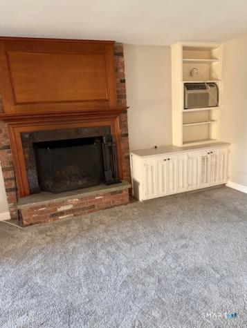 85 River Road Essex CT 06426