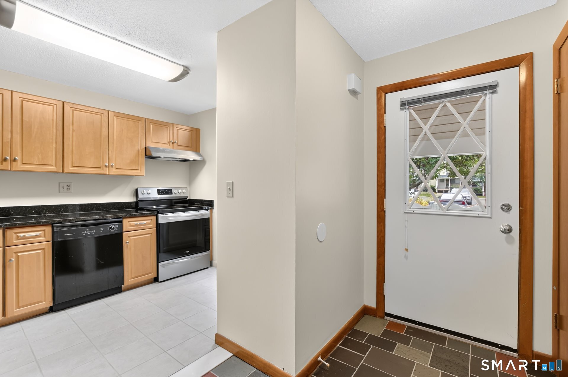 19 Wiggins Farm Drive Simsbury CT 06070
