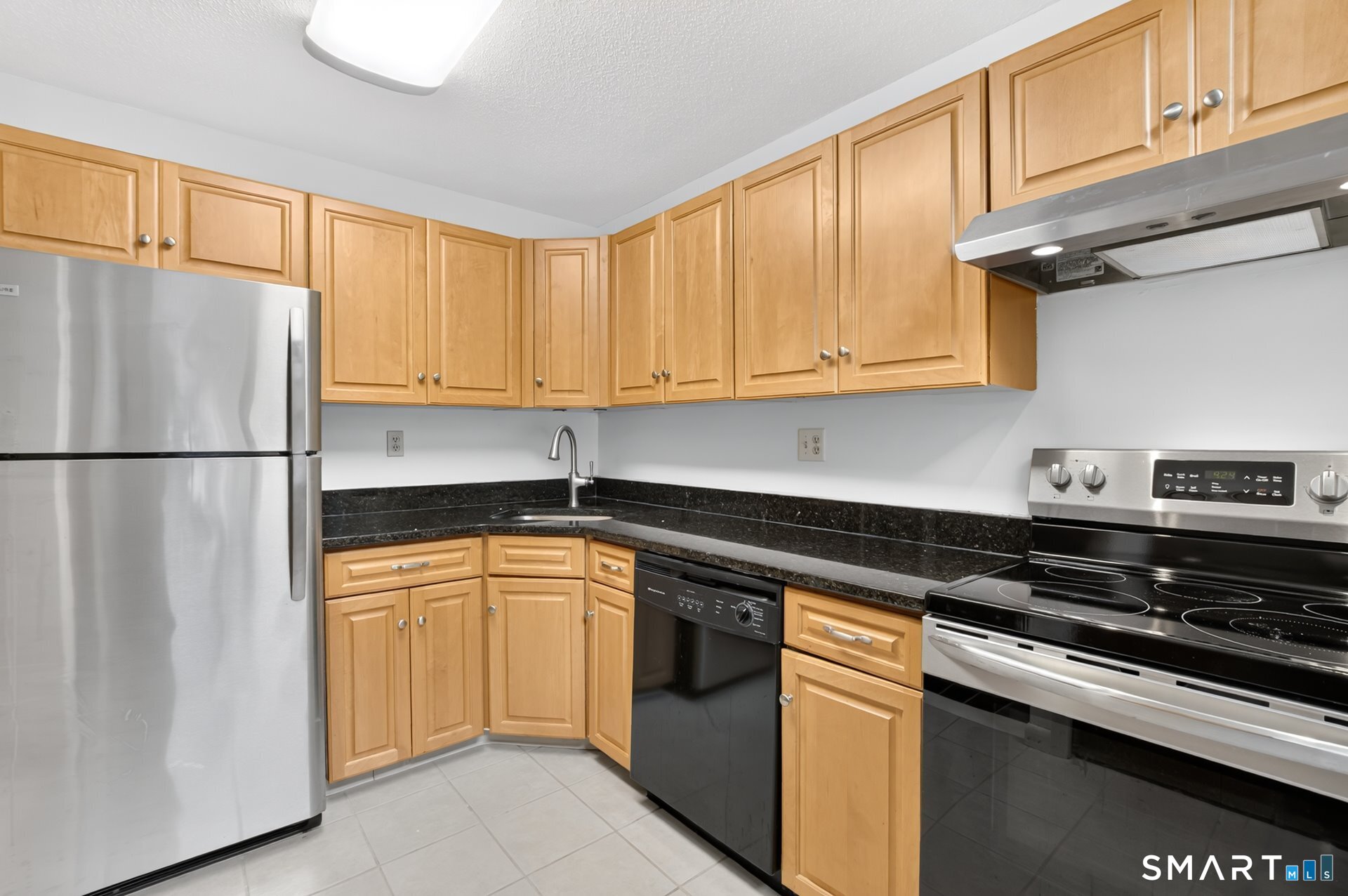 19 Wiggins Farm Drive Simsbury CT 06070