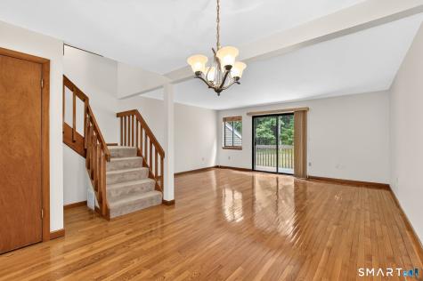 19 Wiggins Farm Drive Simsbury CT 06070