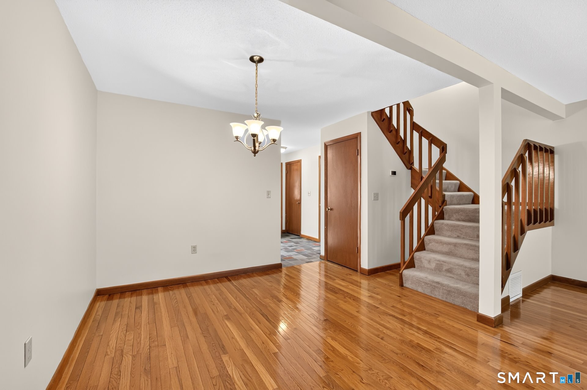19 Wiggins Farm Drive Simsbury CT 06070