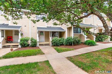 19 Wiggins Farm Drive Simsbury CT 06070