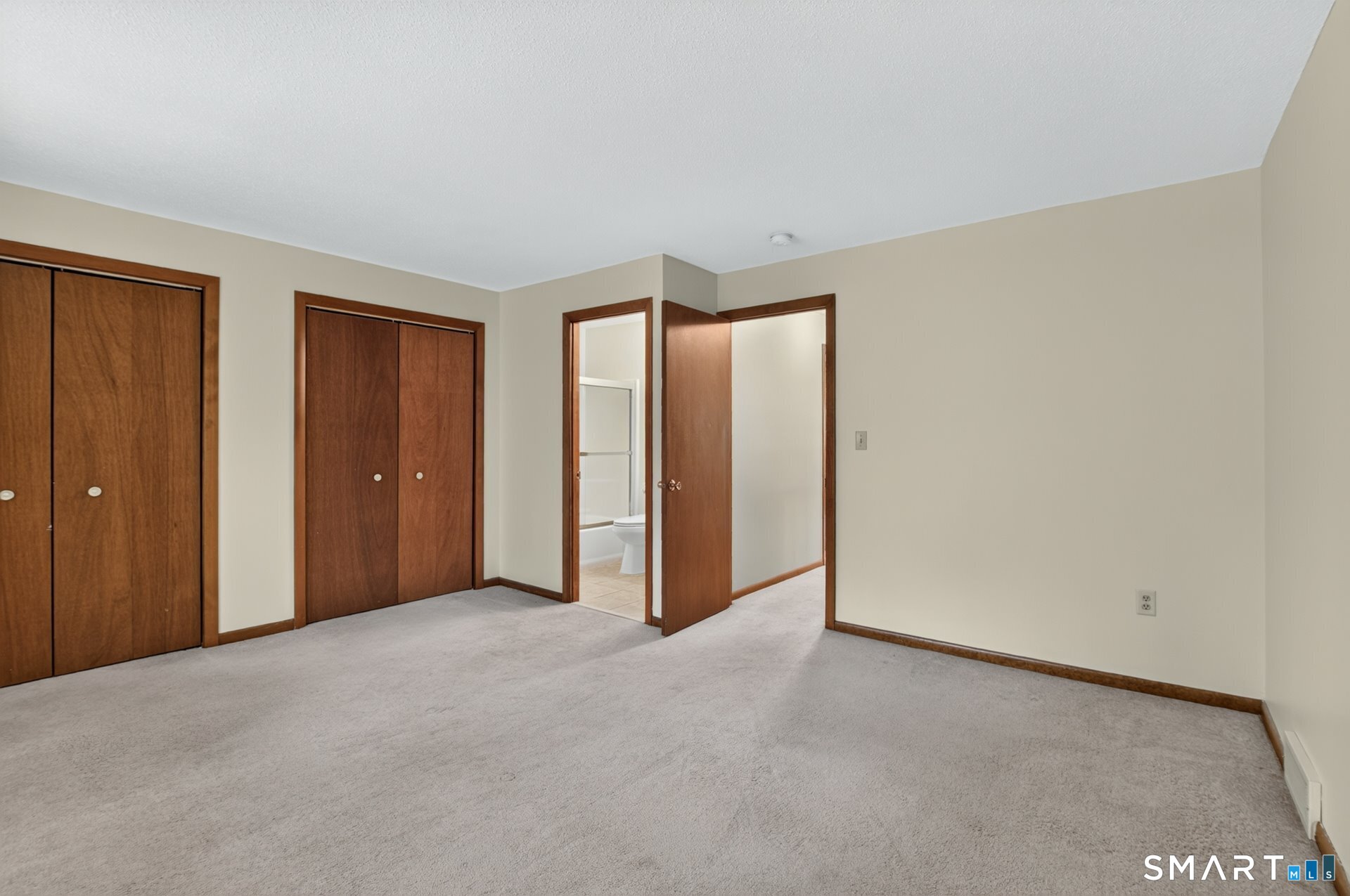 19 Wiggins Farm Drive Simsbury CT 06070