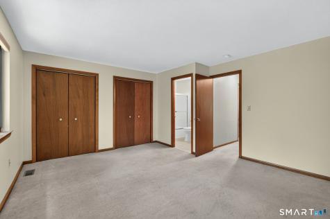 19 Wiggins Farm Drive Simsbury CT 06070