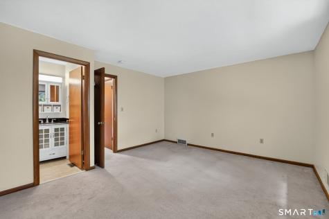 19 Wiggins Farm Drive Simsbury CT 06070