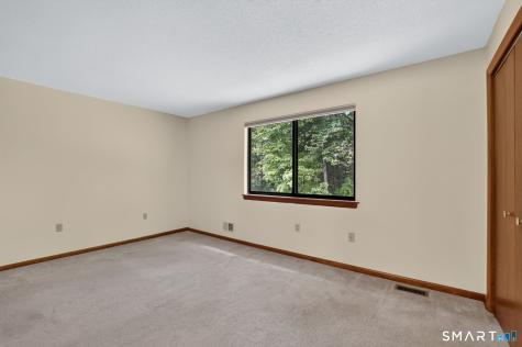 19 Wiggins Farm Drive Simsbury CT 06070