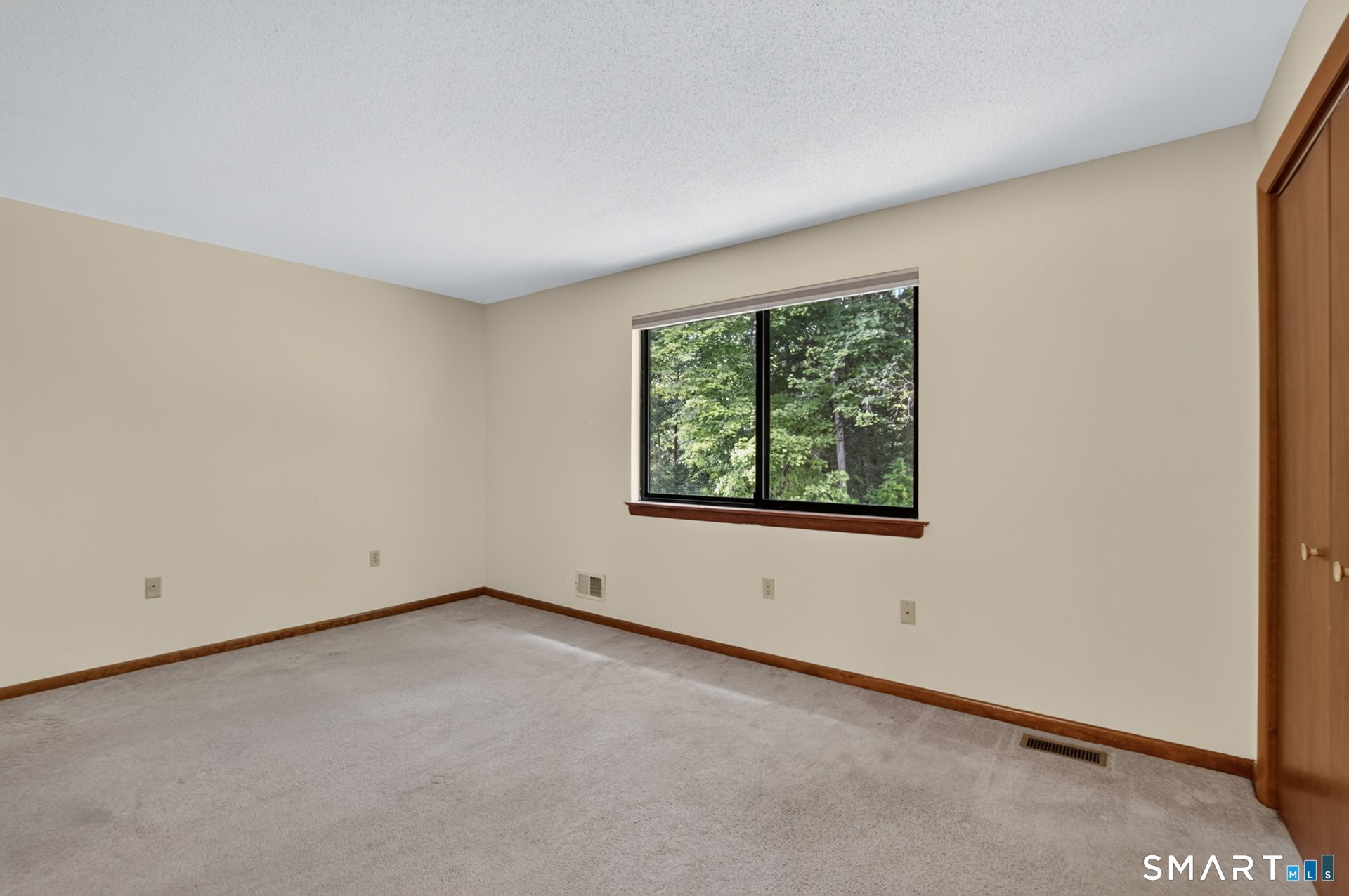 19 Wiggins Farm Drive Simsbury CT 06070