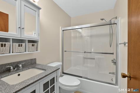 19 Wiggins Farm Drive Simsbury CT 06070