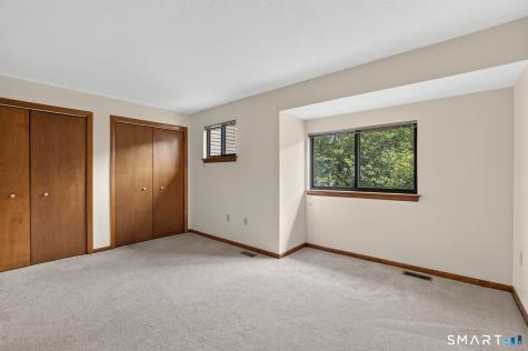 19 Wiggins Farm Drive Simsbury CT 06070