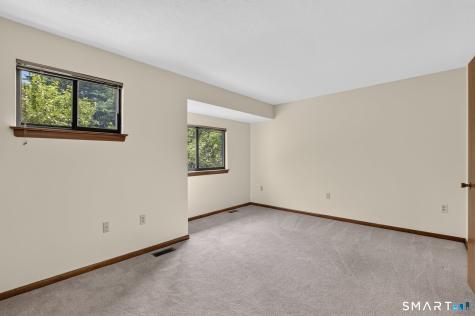 19 Wiggins Farm Drive Simsbury CT 06070