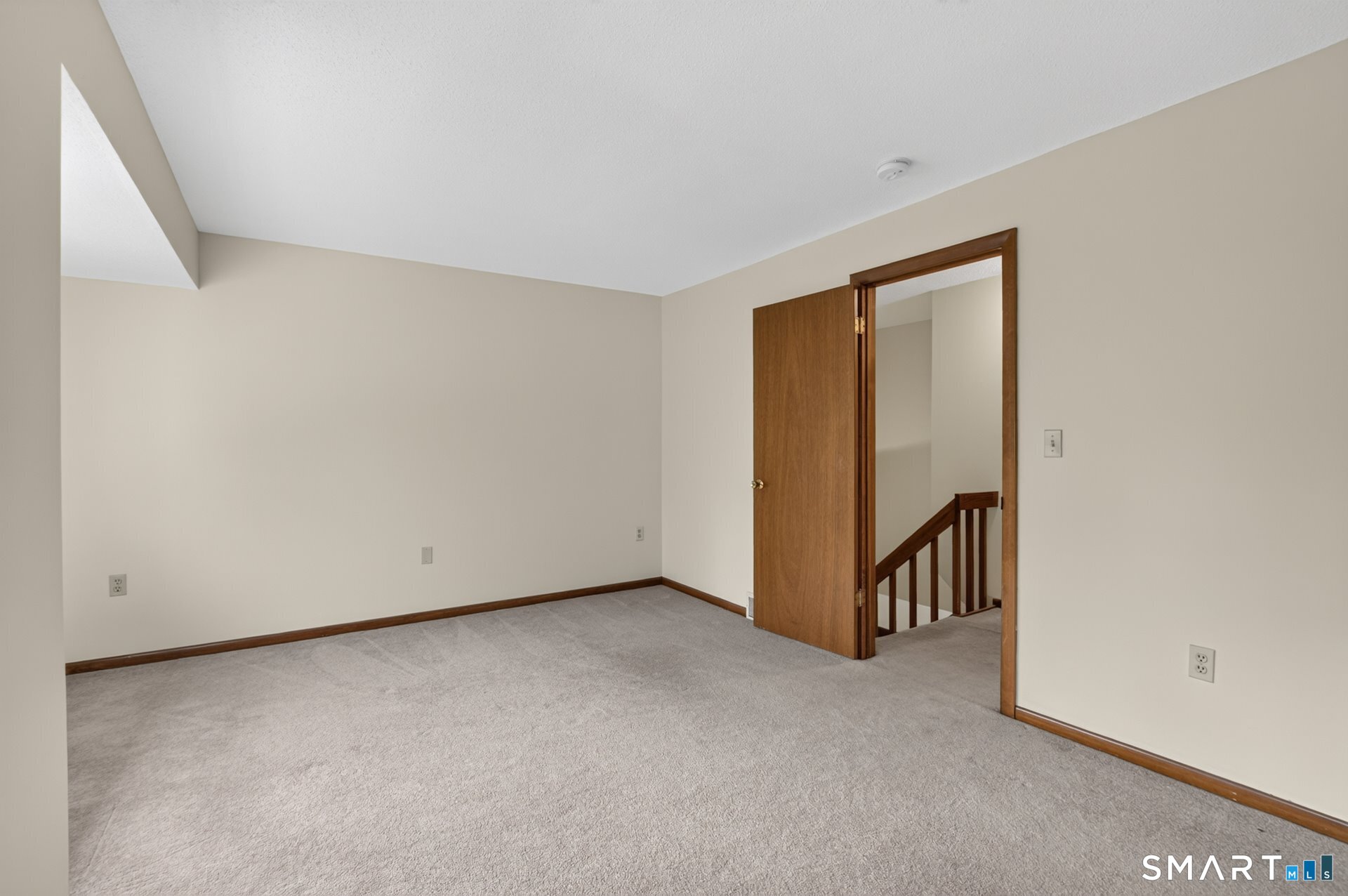 19 Wiggins Farm Drive Simsbury CT 06070