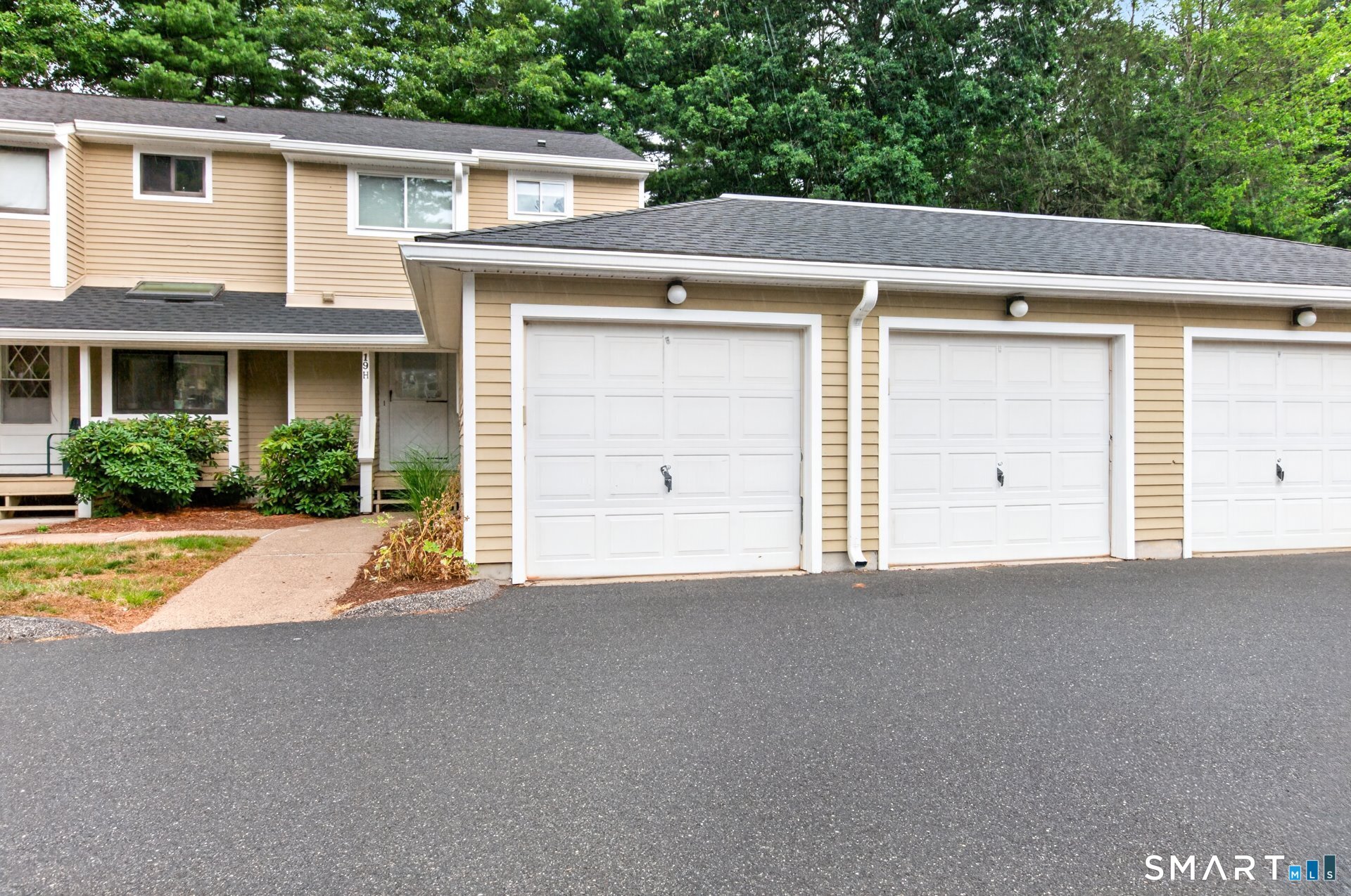 19 Wiggins Farm Drive Simsbury CT 06070